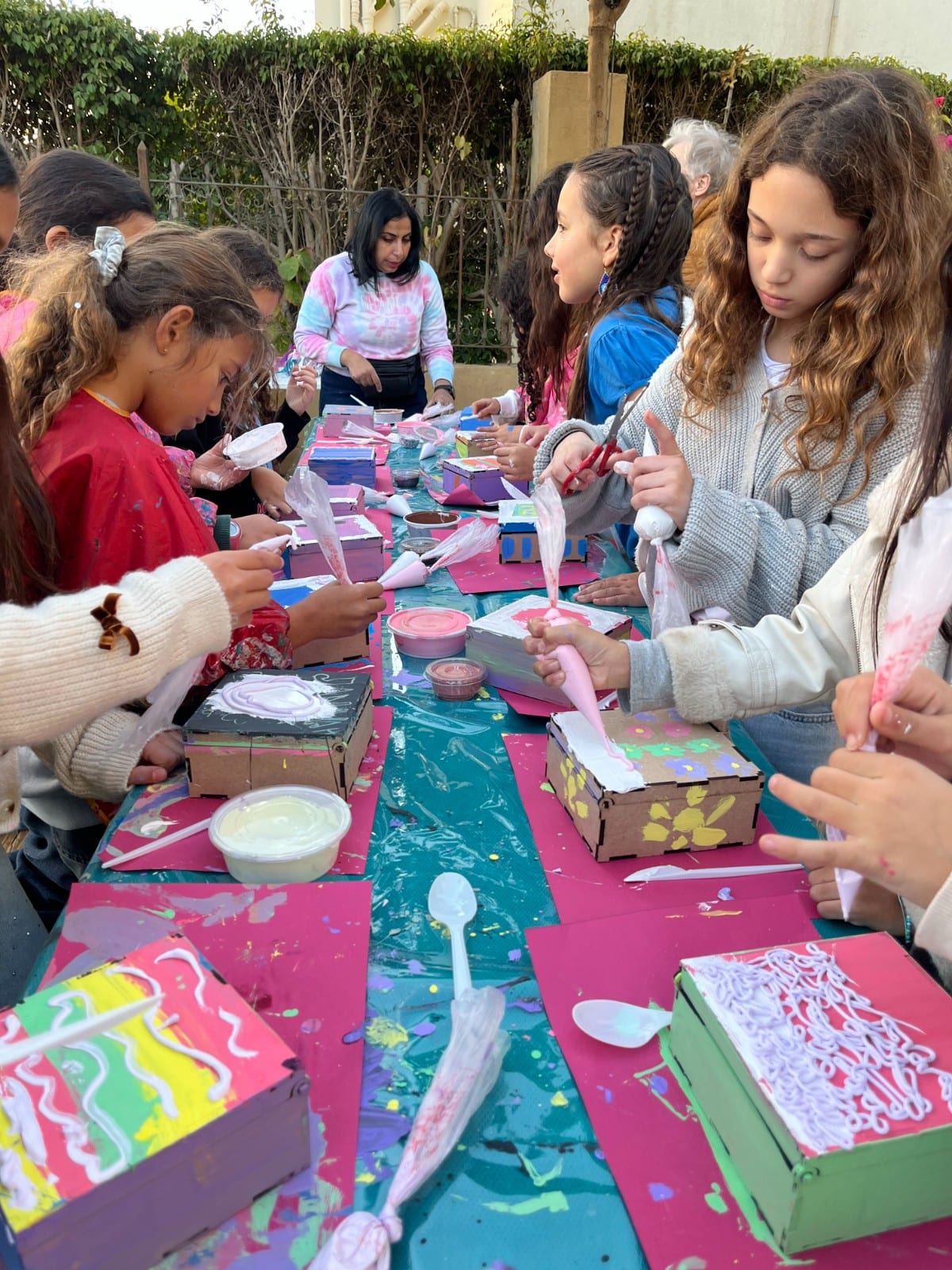 Creative crafting for kids aged 4-14 photo 4